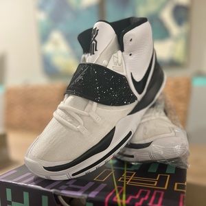 Nike CK5869-101 Kyrie 6 TB Oreo Mens Size 9 Womens Size 10 Basketball Shoe